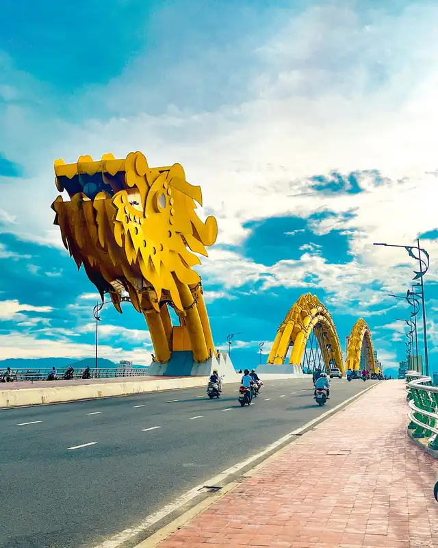 【ベトナム】総工費90億円美しい黄色い龍の橋『ロン橋』