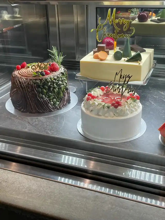 [大阪] 人気のカフェのクリスマスケーキを正直レビュー行列攻略も！